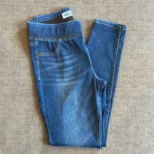 Old Navy Rockstar Super Skinny Mid-Rise Jeggings - Size 6